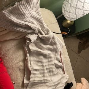 white long sleeve (both arms are the same)